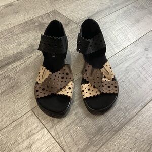 Sesto Meucci Leather Cut Out Cross Strap Elbi Sandals Size 7